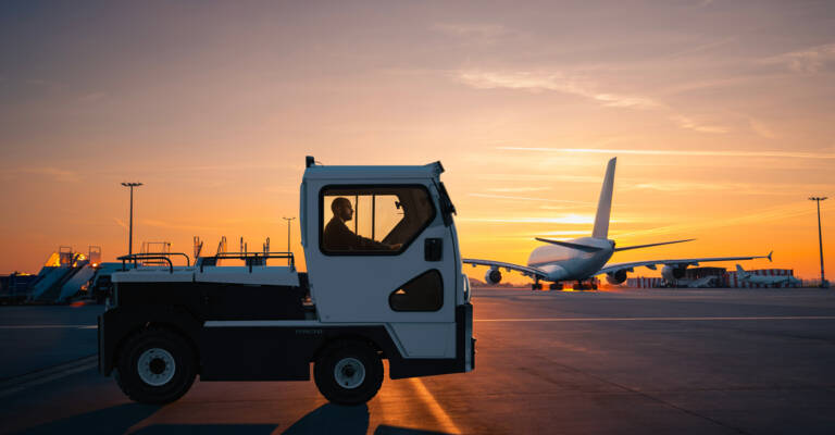 Tow tractors | Toyota Material Handling Europe